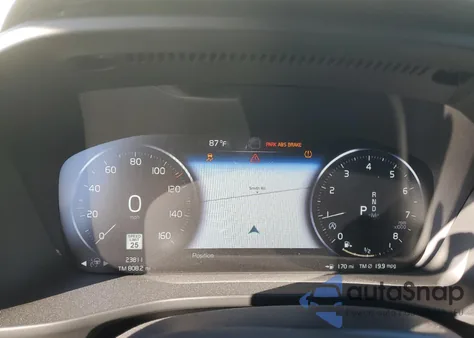 2021 Volvo Xc40 T5 R-Design z USA, uszkodzony, nr VIN YV4162UM4M2438054